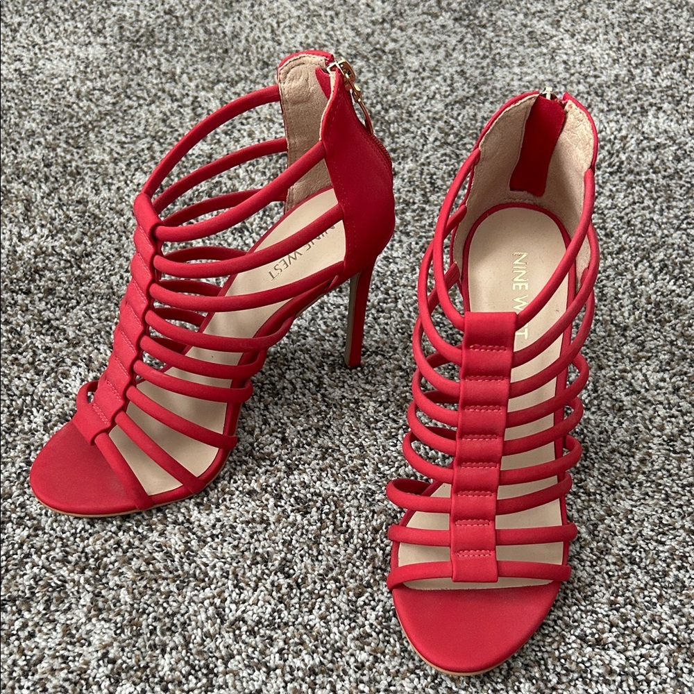 NWOB sz 8 Nine West coral red suede heels back zip Never worn